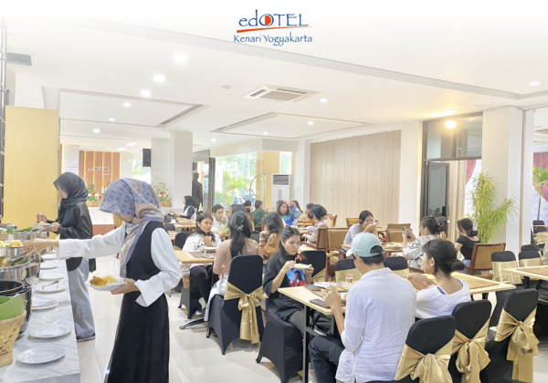 Restoran Pandawa Lt.1 Restoran Pandawa / 8 Jam